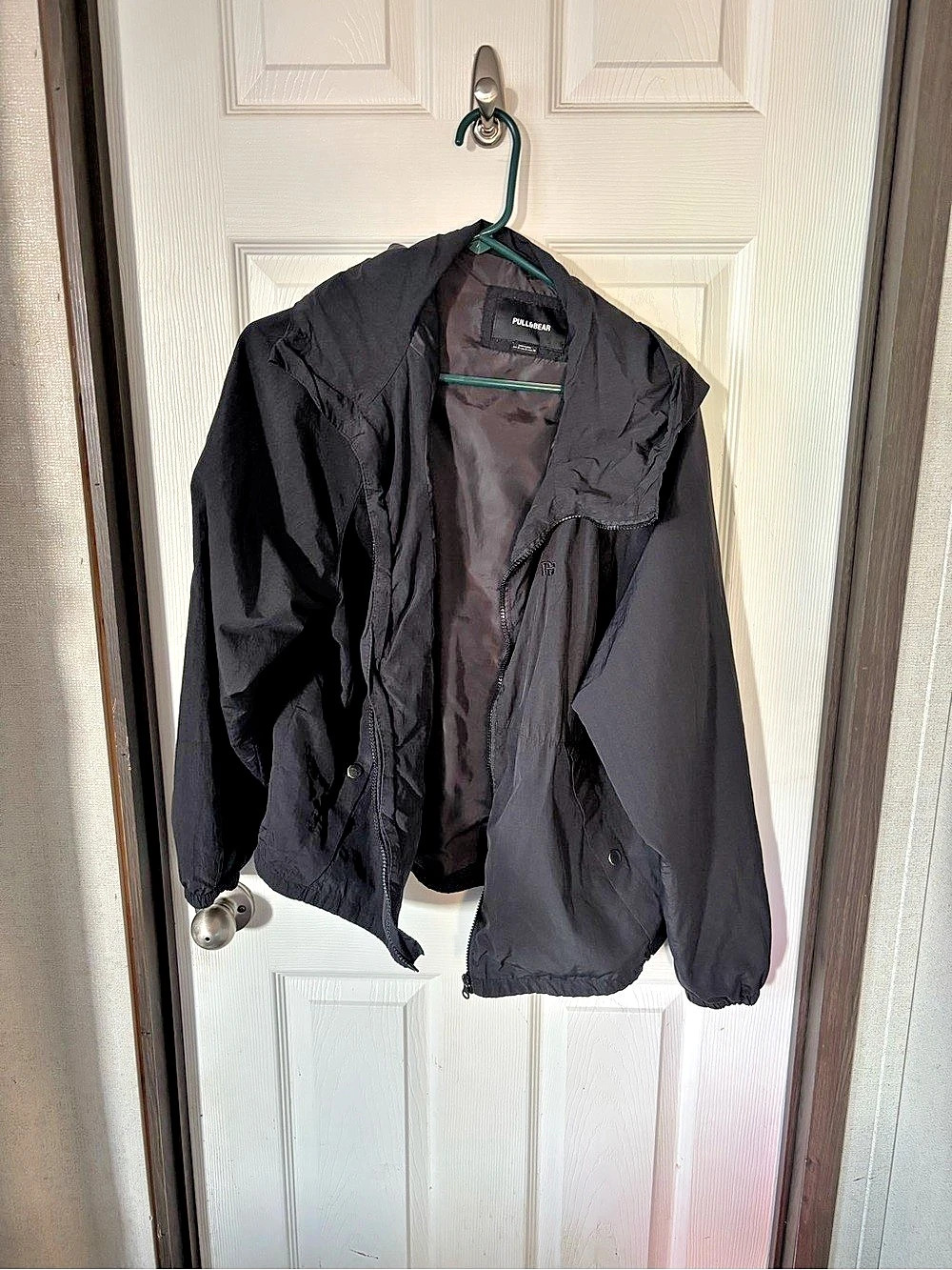 Pull&Bear Hooded Lightweight Jacket in Black Size Small